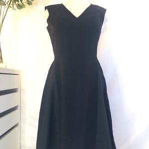 Ann Taylor Casual Black Dress Sleeveless, V-neck